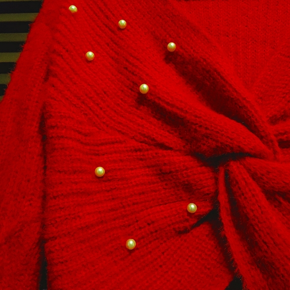No Boundaries Brilliant Red Twist Faux Pearl Sweater - Picture 4 of 5